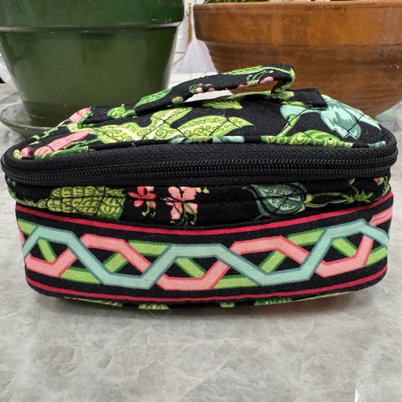 Vera Bradley 2 Pieces Travel Set in the Retired Botanica Print - Picture 3 of 13